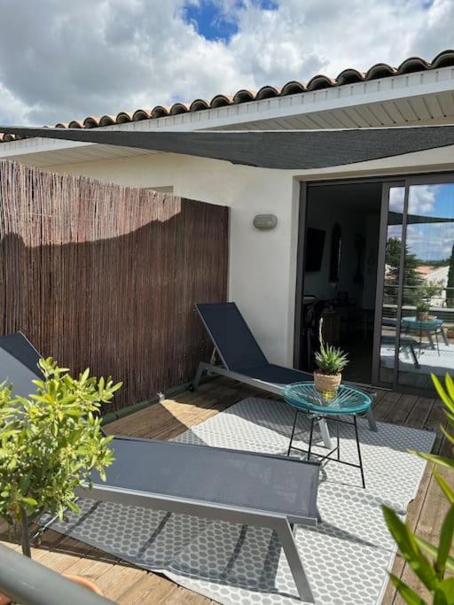 Studio Nuitee En Provence 2 เออกีส์ ภายนอก รูปภาพ