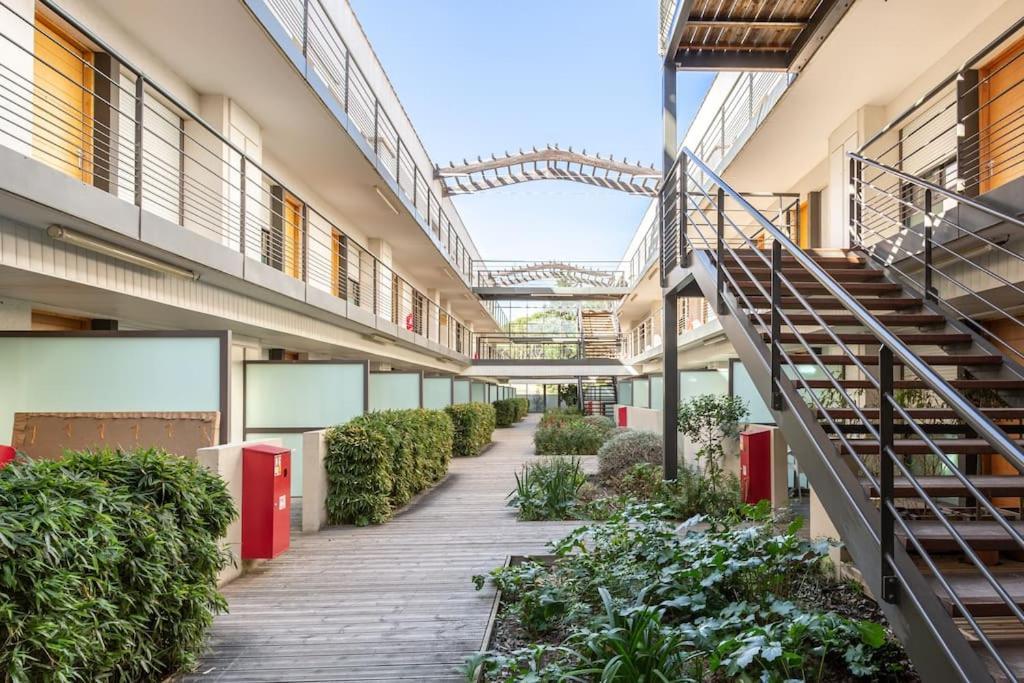 Studio Nuitee En Provence 2 เออกีส์ ภายนอก รูปภาพ