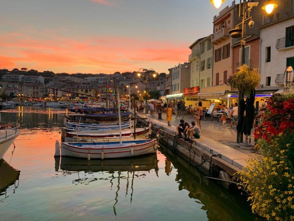 Studio Nuitee En Provence 2 เออกีส์ ภายนอก รูปภาพ