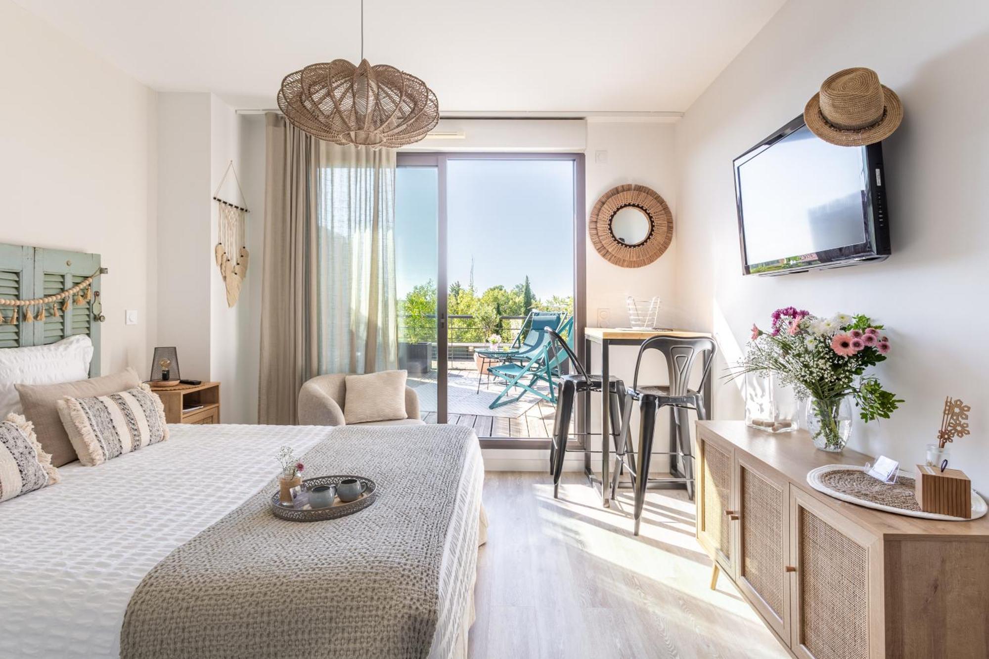 Studio Nuitee En Provence 2 เออกีส์ ภายนอก รูปภาพ