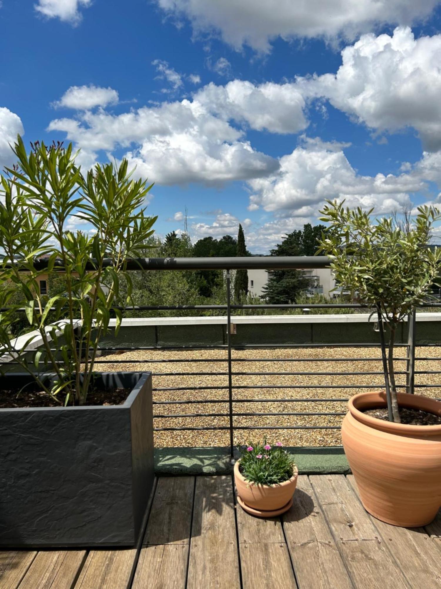 Studio Nuitee En Provence 2 เออกีส์ ภายนอก รูปภาพ