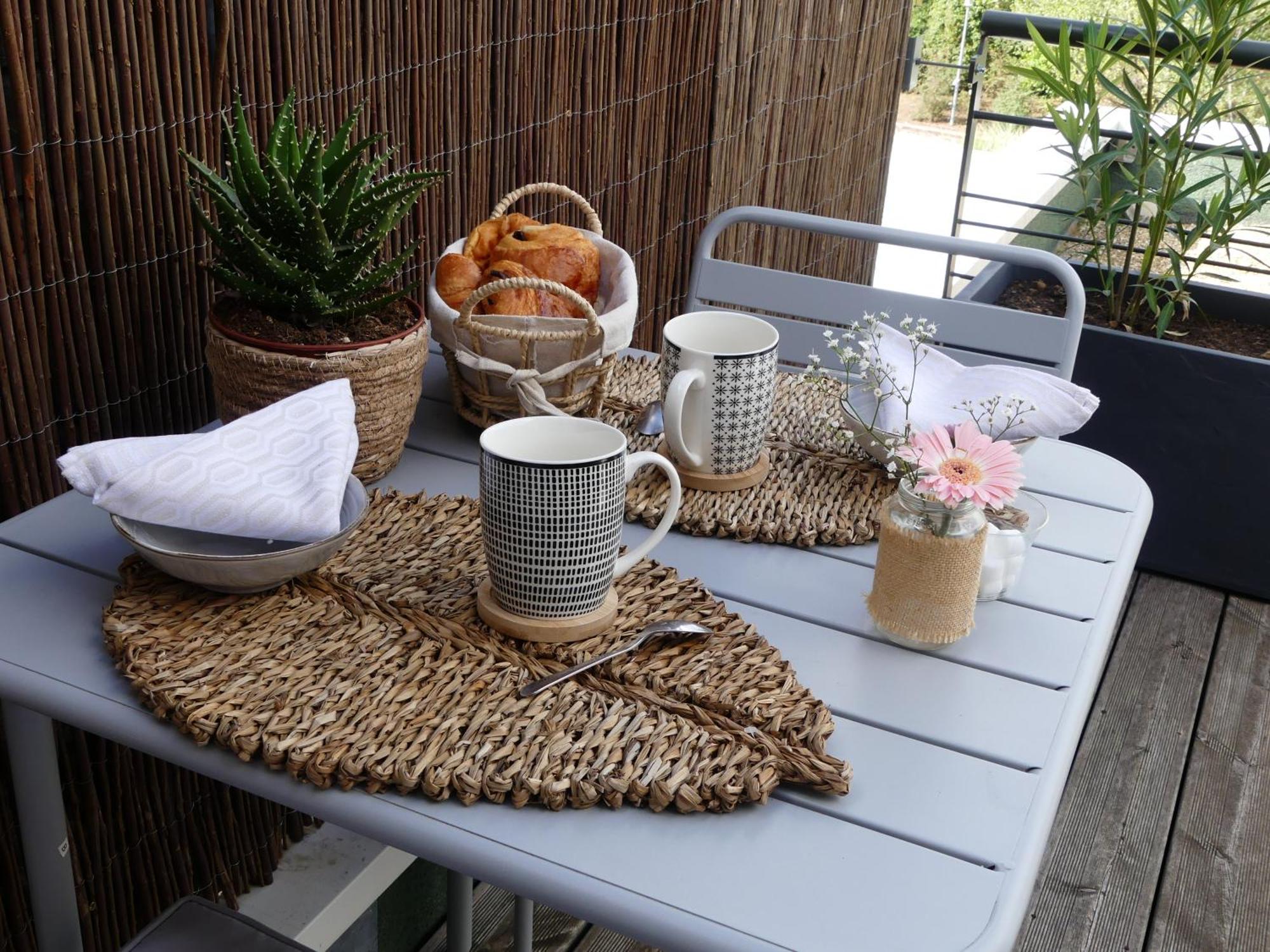 Studio Nuitee En Provence 2 เออกีส์ ภายนอก รูปภาพ
