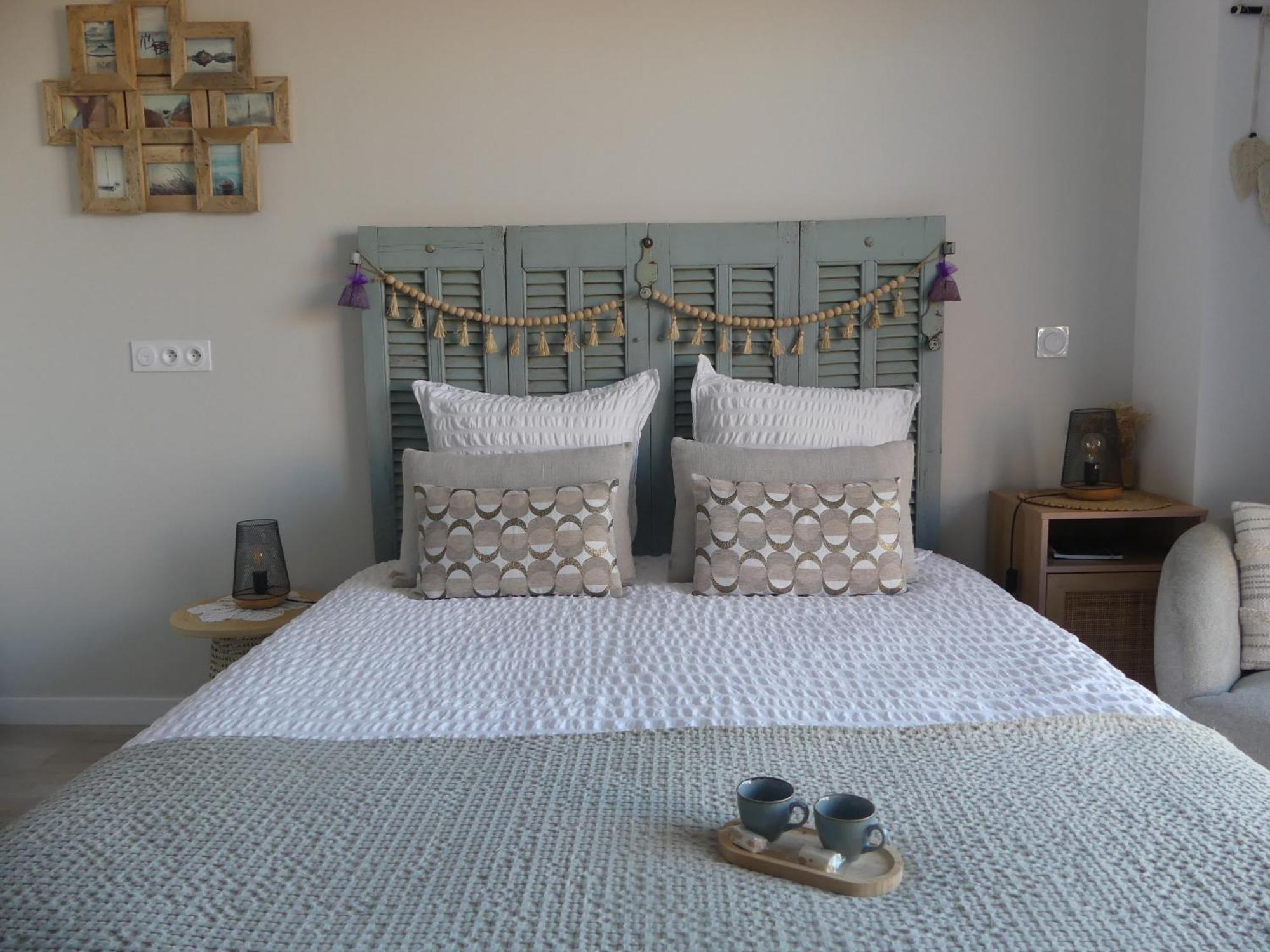 Studio Nuitee En Provence 2 เออกีส์ ภายนอก รูปภาพ
